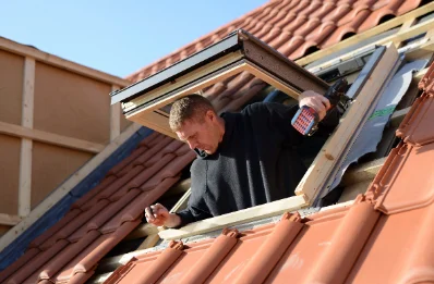 Pose de fenêtres de toit Velux à Naillat